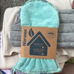 Norwex Aqua Dusting Mitt